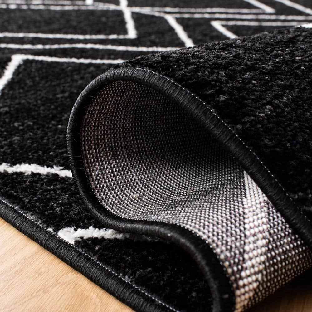 Adirondack ADR241 Machine Made Indoor Area Rug - Black/Ivory - 5'-1"x7'-6" - Safavieh