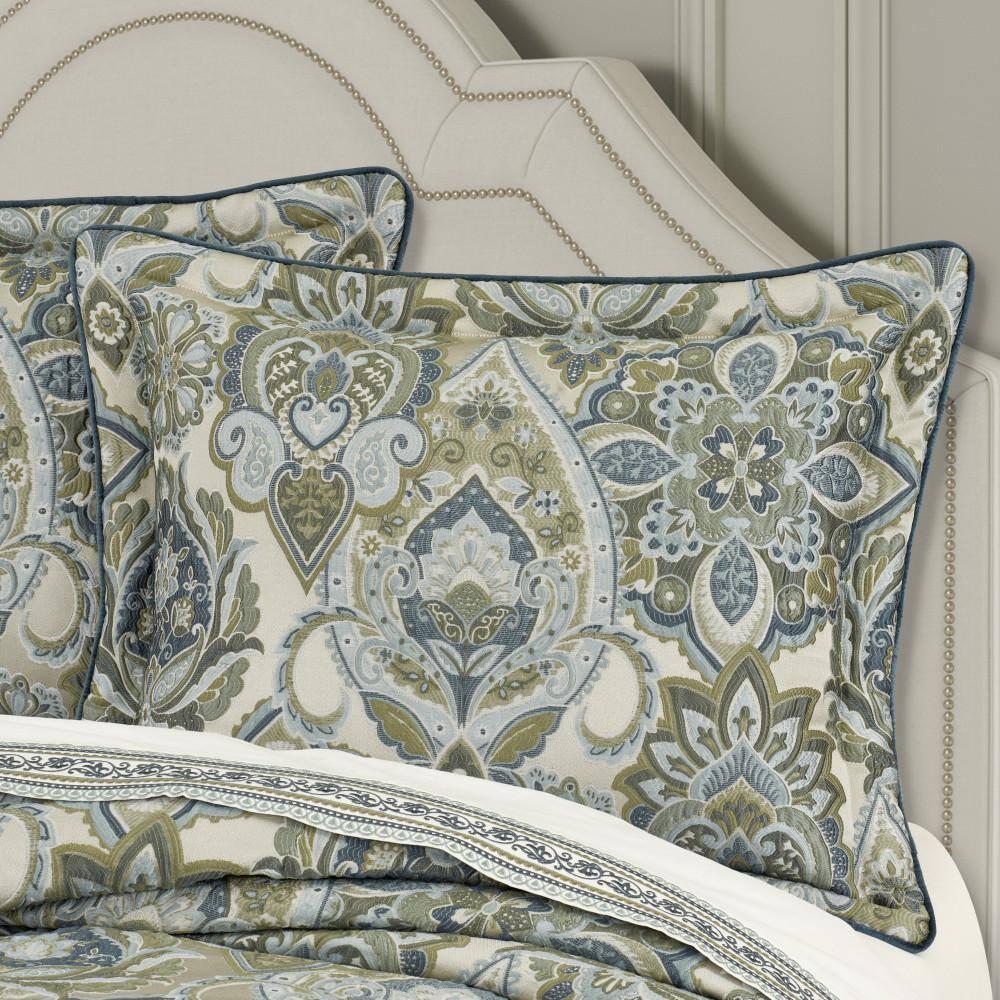 Anzalone Comforter Set