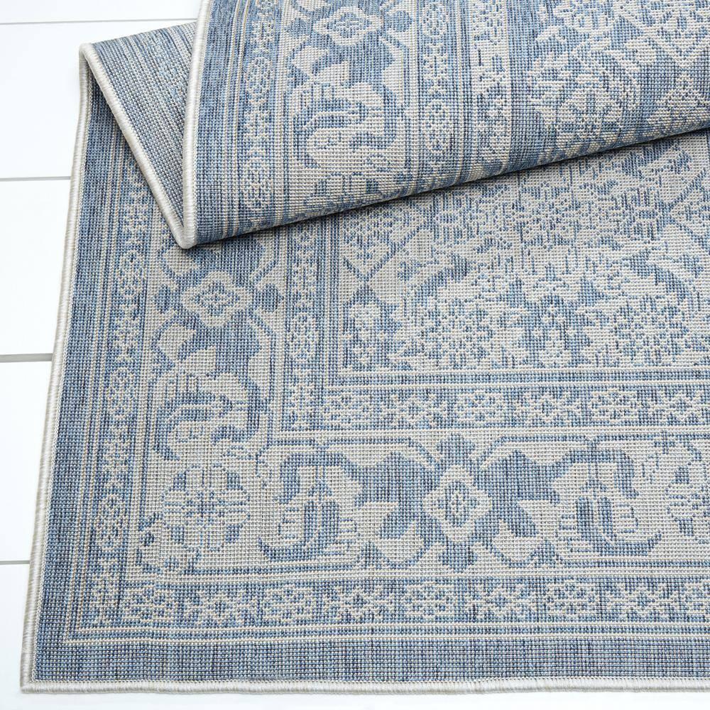 Persian Persian Inspired Blue/Gray Area Rug