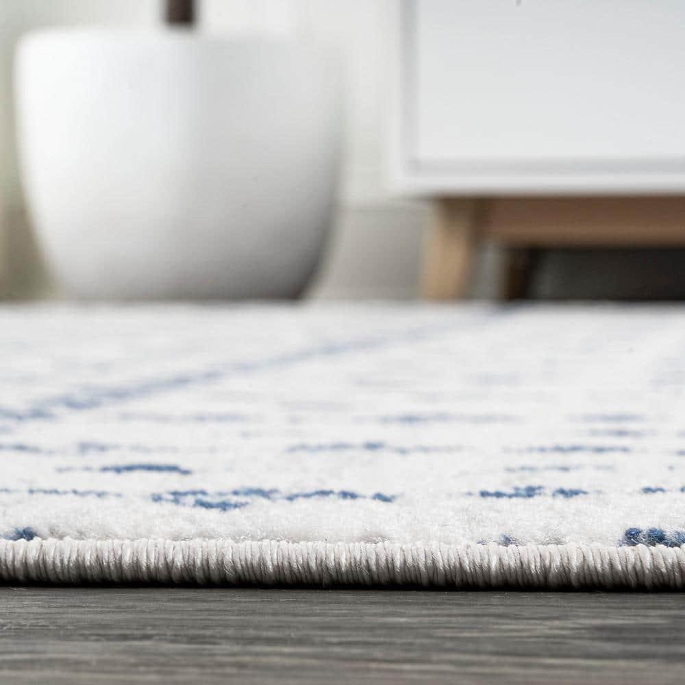 4'x 6' Morrocan Hype Boho Vintage Diamond Area Rug, Cream/Navy - JONATHAN Y