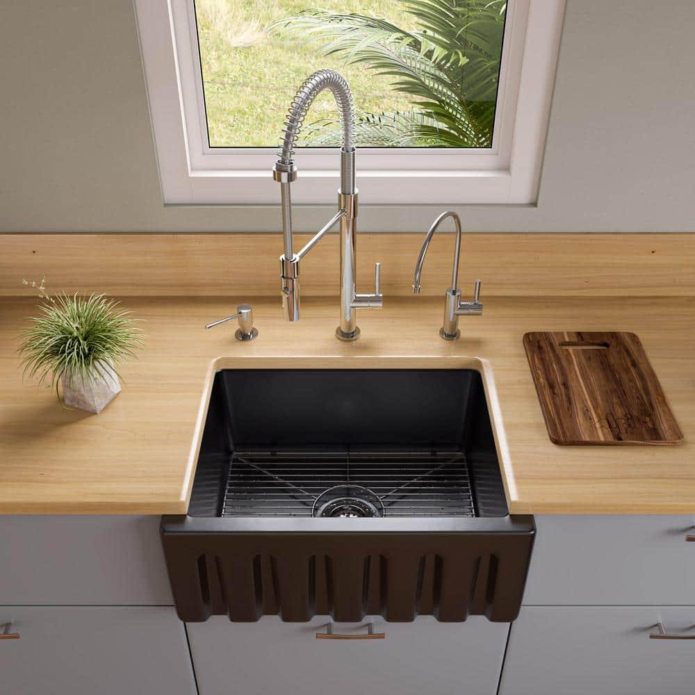 24'' L Farmhouse / Apron Single Bowl Fireclay Kitchen Sink