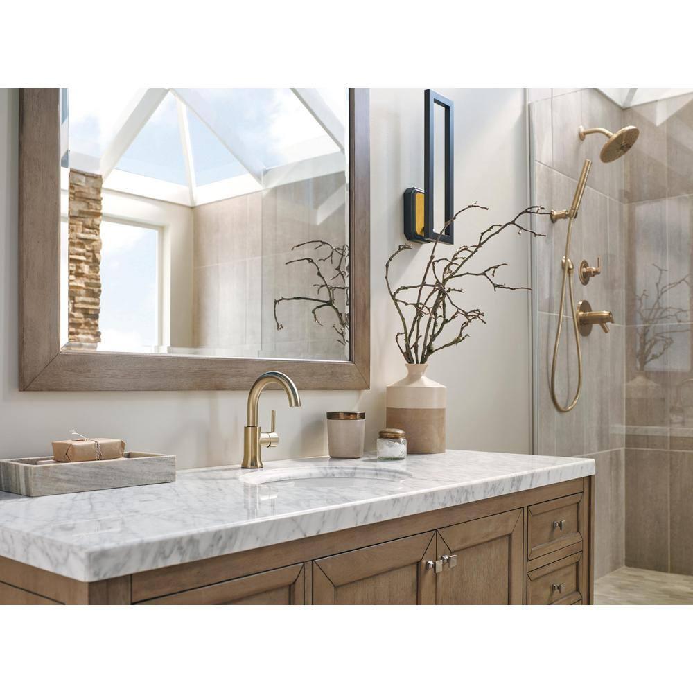 Trinsic Single Hole Bathroom Faucet with Drain Assembly, Single Handle Bathroom Sink Faucet