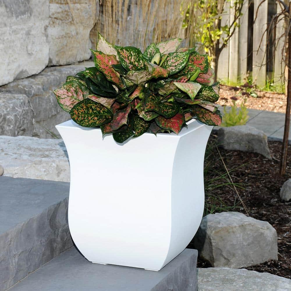 Mayne Valencia 16" x 16" x 18" Square Polyethylene Planter - White