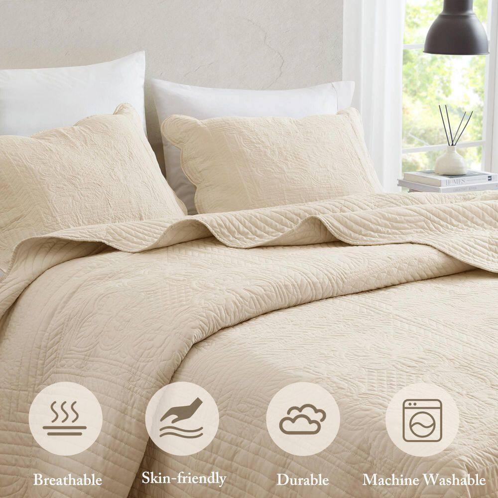 Tuscany Scalloped Edge Quilt Set