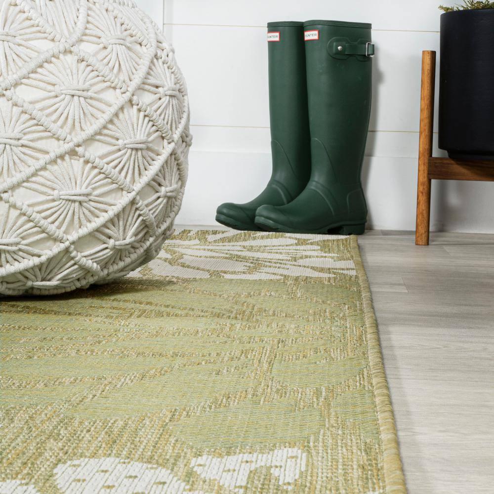 5' x 5' Zinnia Modern Floral Textured Weave Indoor/Outdoor Area Rug, Green/Cream - JONATHAN Y