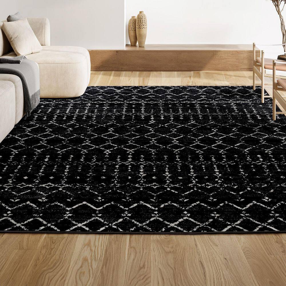 JONATHAN Y Moroccan HYPE Boho Vintage Diamond Black/Ivory 4 ft. x 6 ft. Area Rug