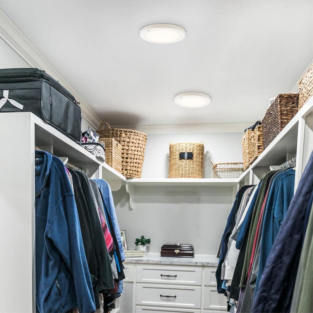 Westinghouse  Lighting 9 Inch 18 Watt LED Indoor Flush Mount Fixture with Motion Sensor and Color Temperature Selectable,White