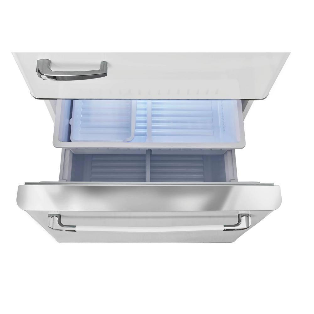 Unique Appliances Classic Retro 30" Frost-Free 17.7 cu. ft. Energy Star Certified Bottom Freezer Refrigerator UGP-510L W AC