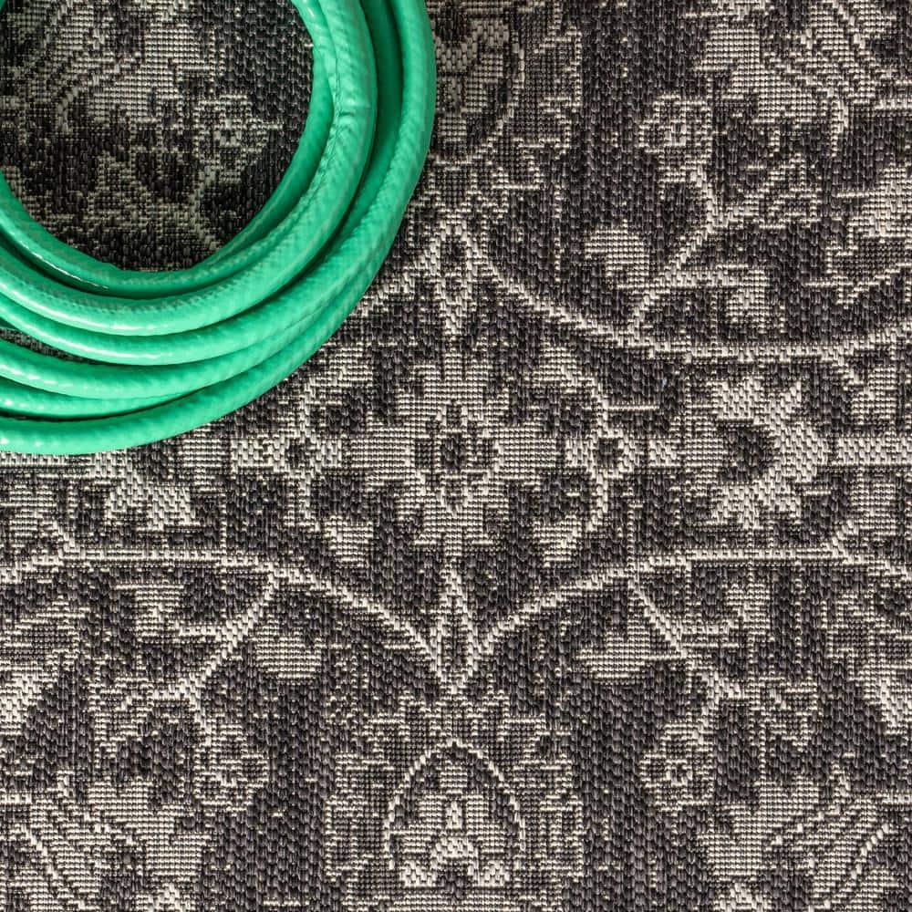 4'x6' Palazzo Vine and Border Textured Weave Indoor/Outdoor Area Rug, Black/Gray - JONATHAN Y