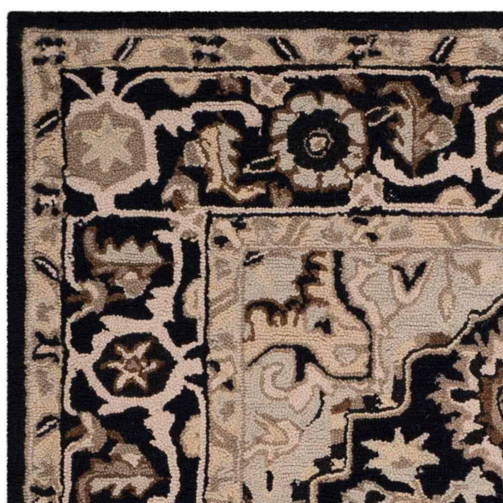 Chelsea HK709 Hand Hooked Area Rug - Black/Natural - 3'9"x5'9" - Safavieh.