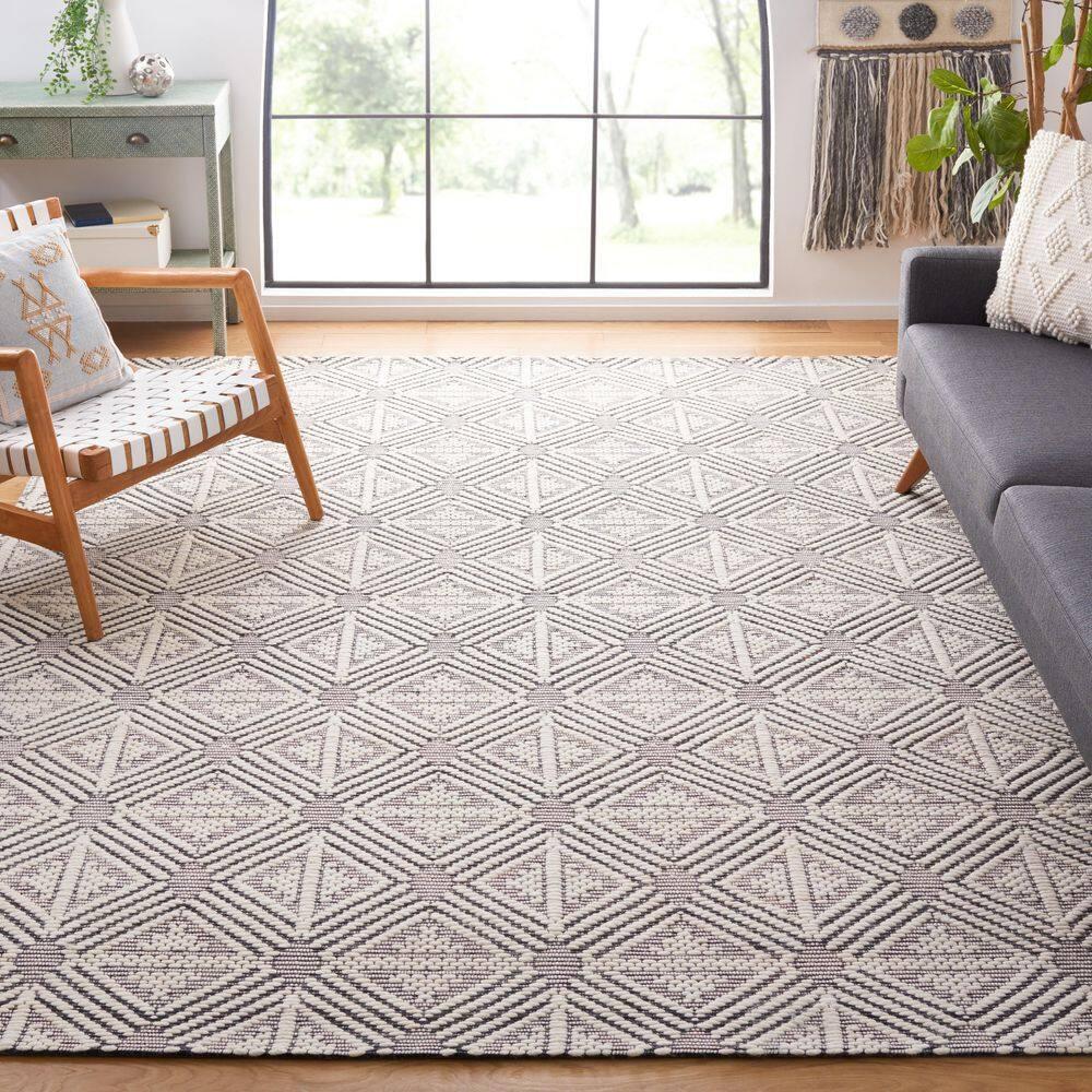 Marbella MRB451 Hand Loomed Area Rug - Ivory/Black - 8'x10' - Safavieh.