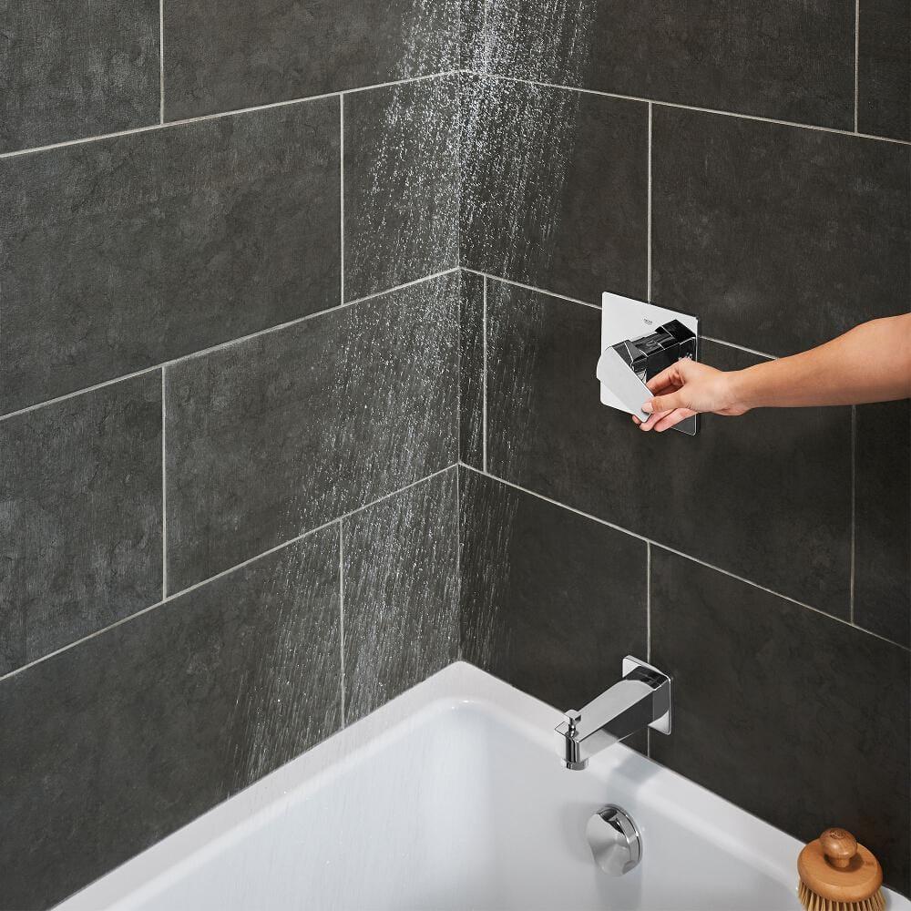GROHE 35097000 Tallinn Single Handle 1 Spray Bathtub Shower Faucet in Starlight Chrome