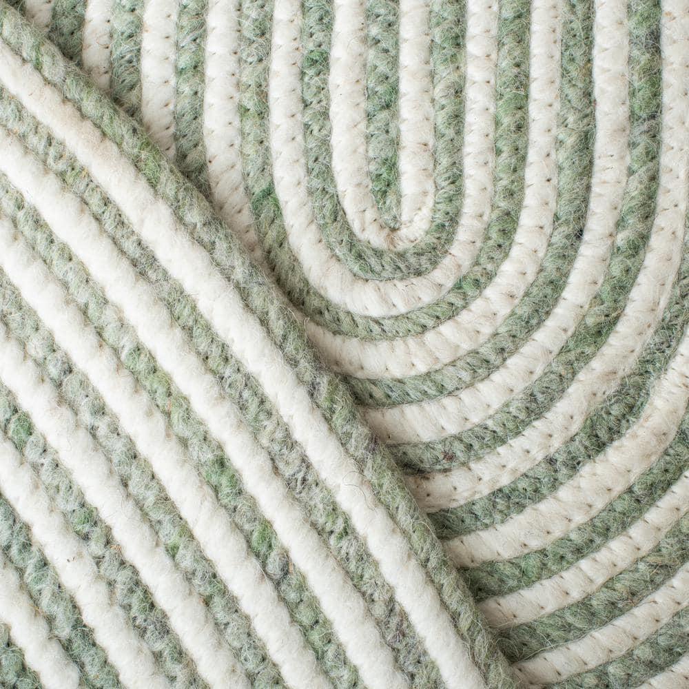 Braided BRD905 Hand Woven Area Rug - Green/Ivory - 6'x9' Oval - Safavieh.