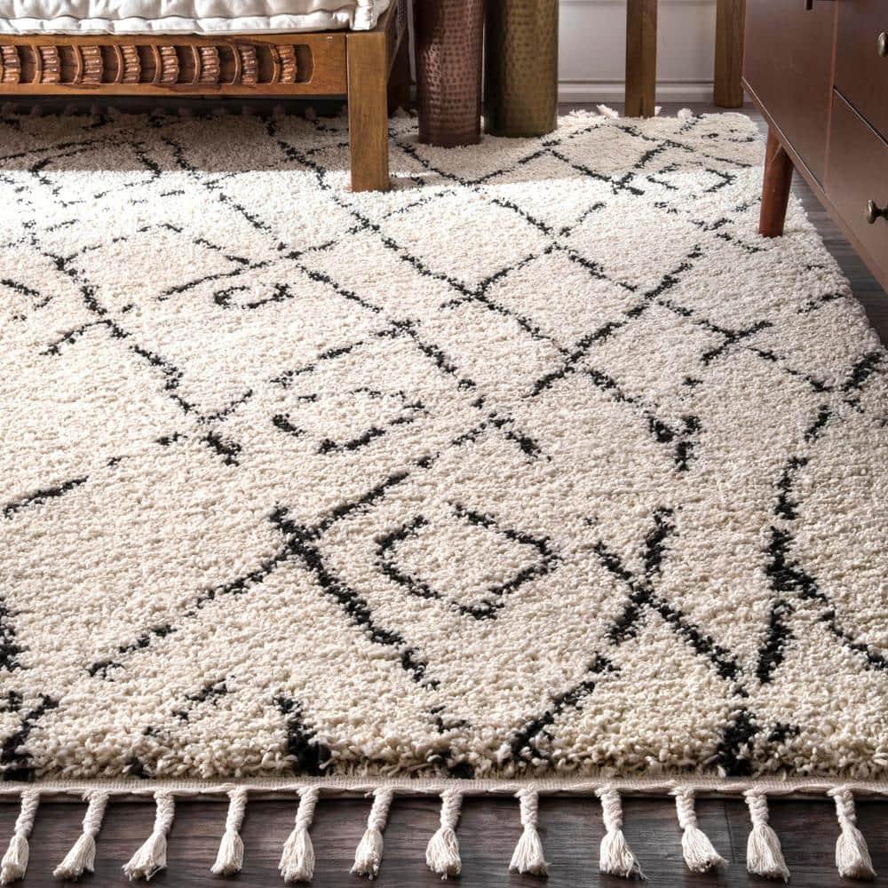 Nieves Moroccan Diamond Tassel Off-White 8 ft. x 10 ft. Area Rug