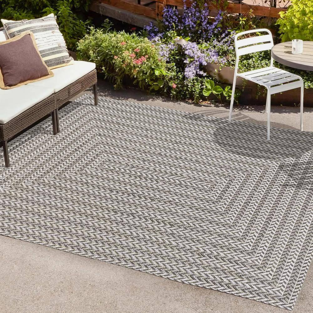 5' x 8' Chevron Modern Concentric Squares Indoor/Outdoor Area Rug, Black/Light Gray - JONATHAN Y
