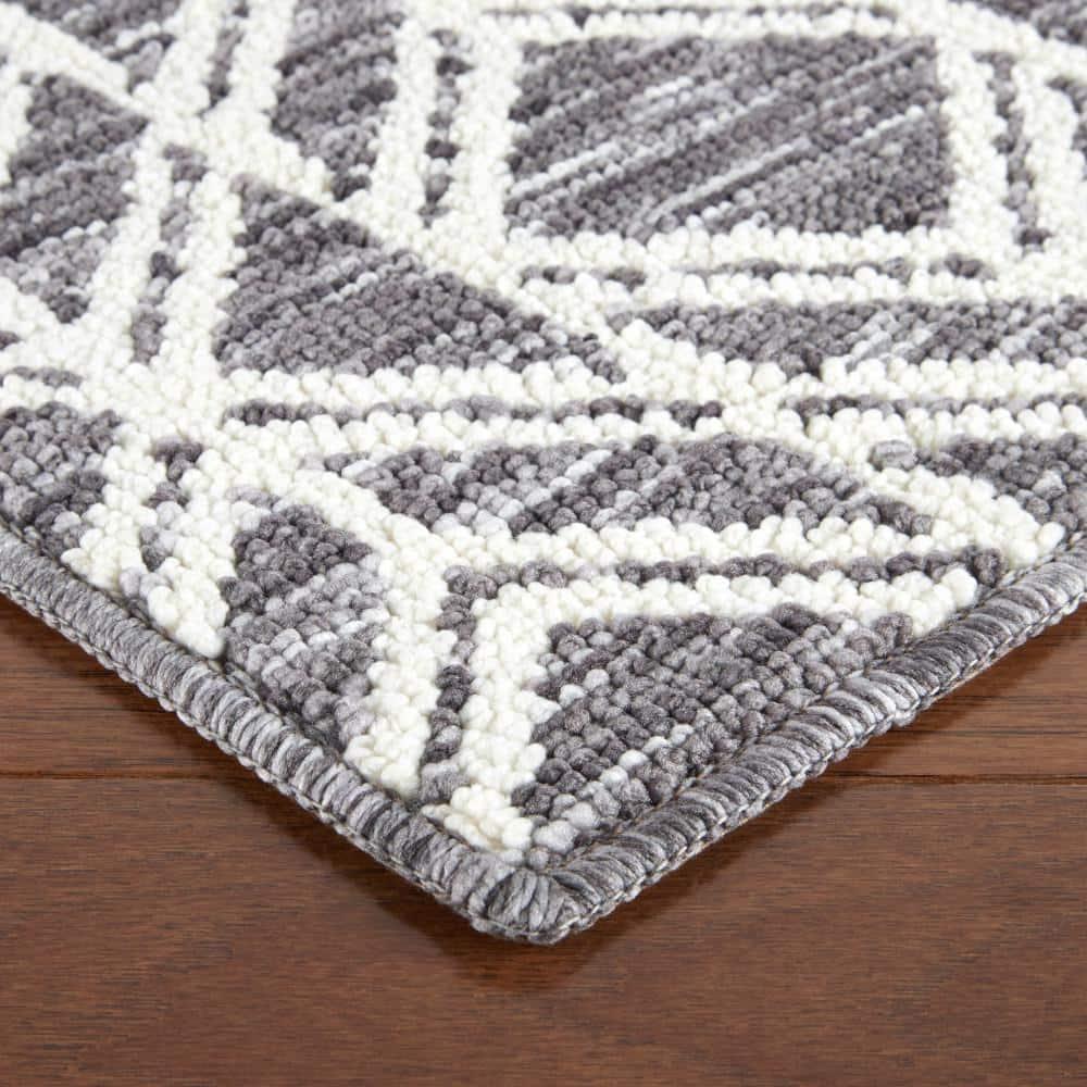 Town & Country Living TOWN & COUNTRY EVERYDAY Walker Modern Diamond Everwash Non-Slip Backing Kitchen Mat