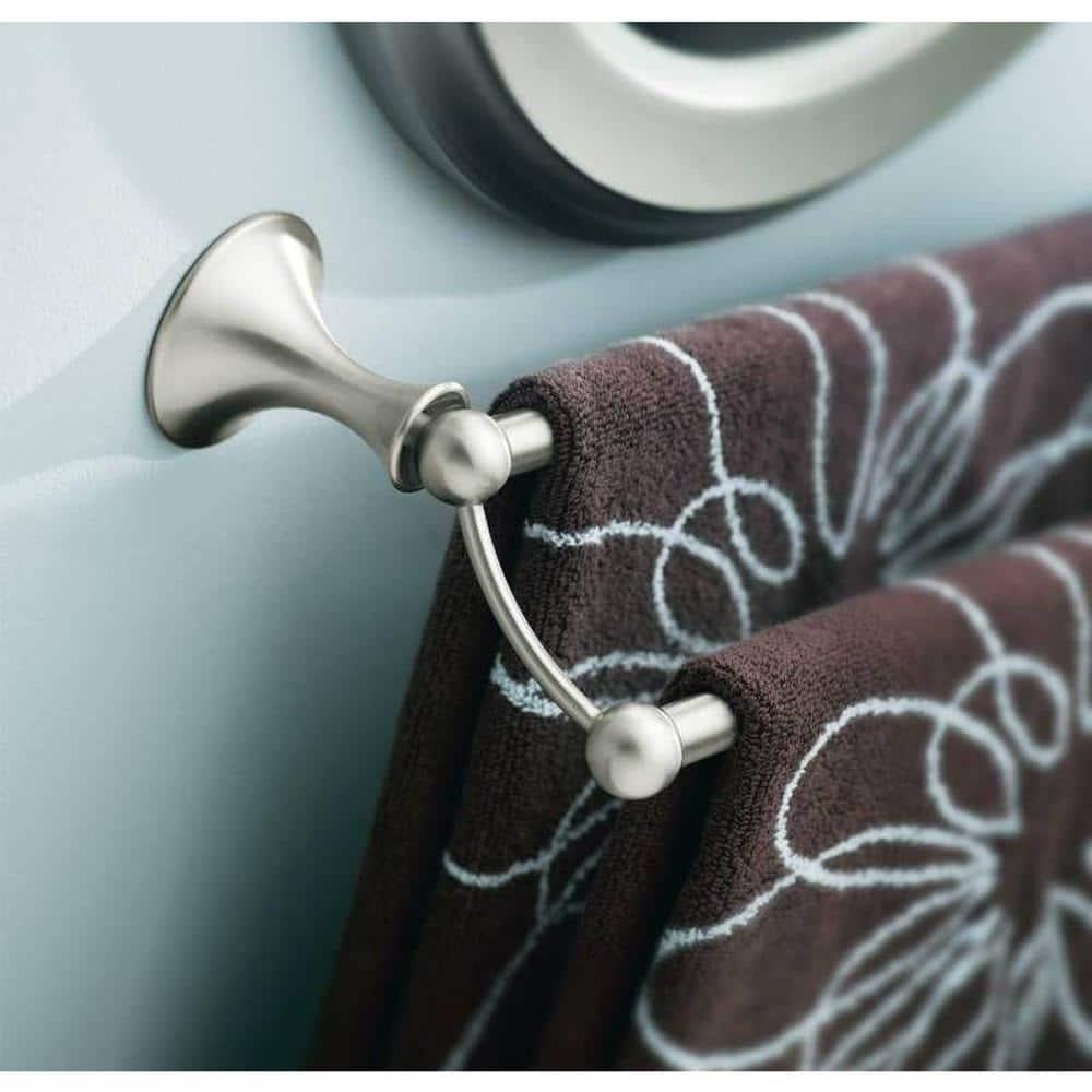 Lounge 24" Wall Mounted Towel Bar