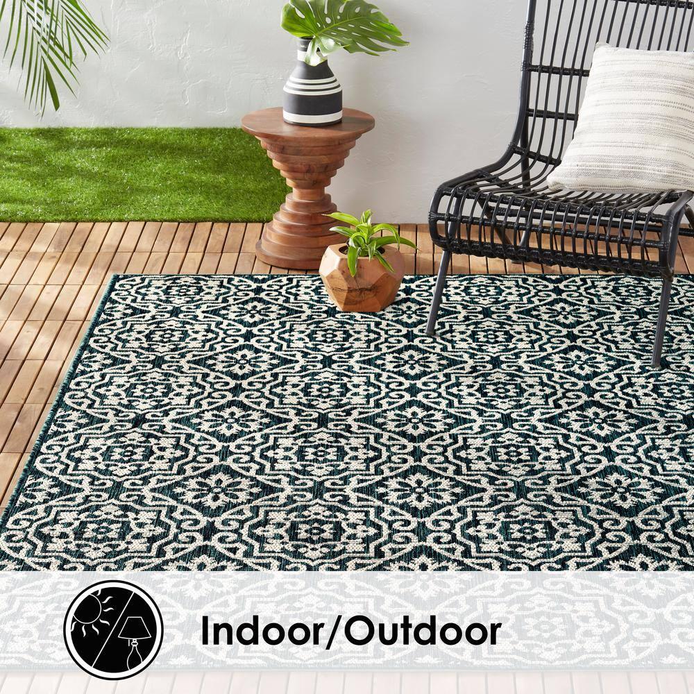 NICOLE MILLER NEW YORK Patio Country Danica Geometric Indoor/Outdoor Area Rug, Navy Blue/ Ivory
