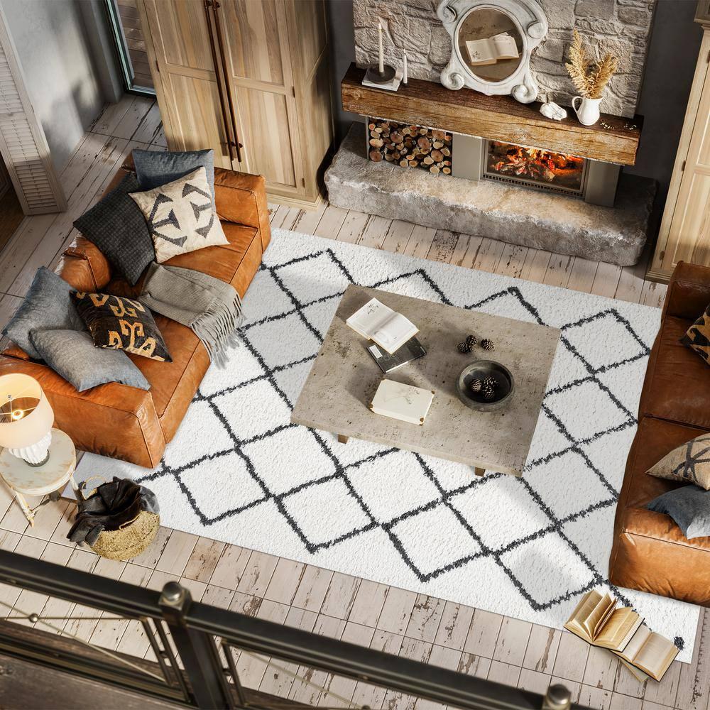 5'x8' Cami Moroccan Style Diamond Shag Area Rug, White - JONATHAN Y