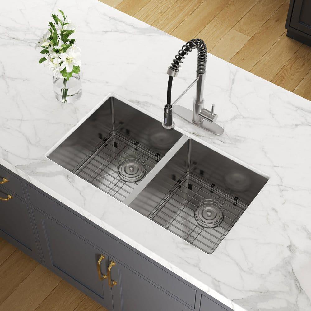 DeerValley 33'' L Undermount 50/50 Double Bowl Stainless Steel Kitchen Sink with Basket Strainers and Stainless Steel Grids