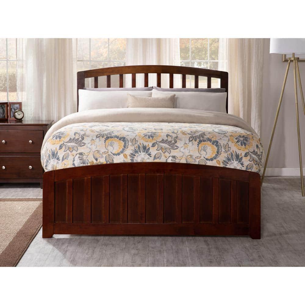 Richmond Full Platform Bed with Matching Foot Board with Twin Size Urban Trundle Bed in Walnut