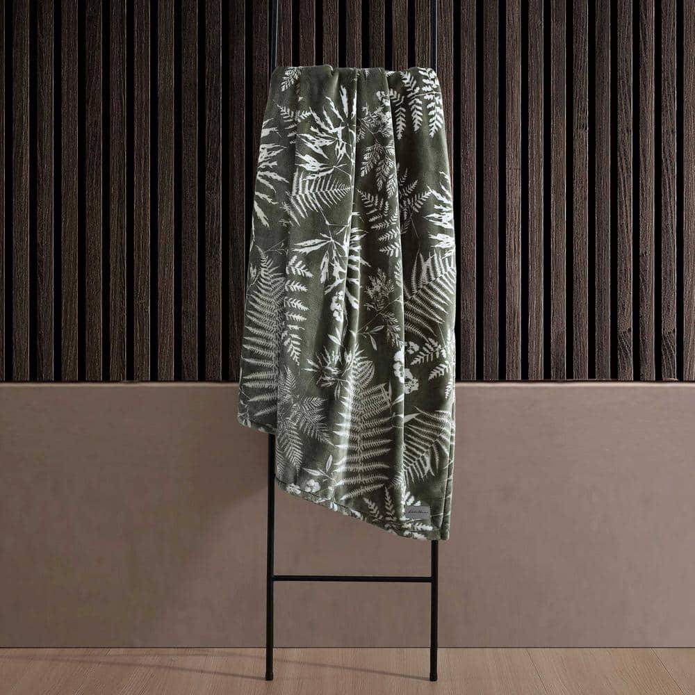 Eddie Bauer Eddie Bauer Printed Ultra Soft Plush Fleece Reversible Blanket