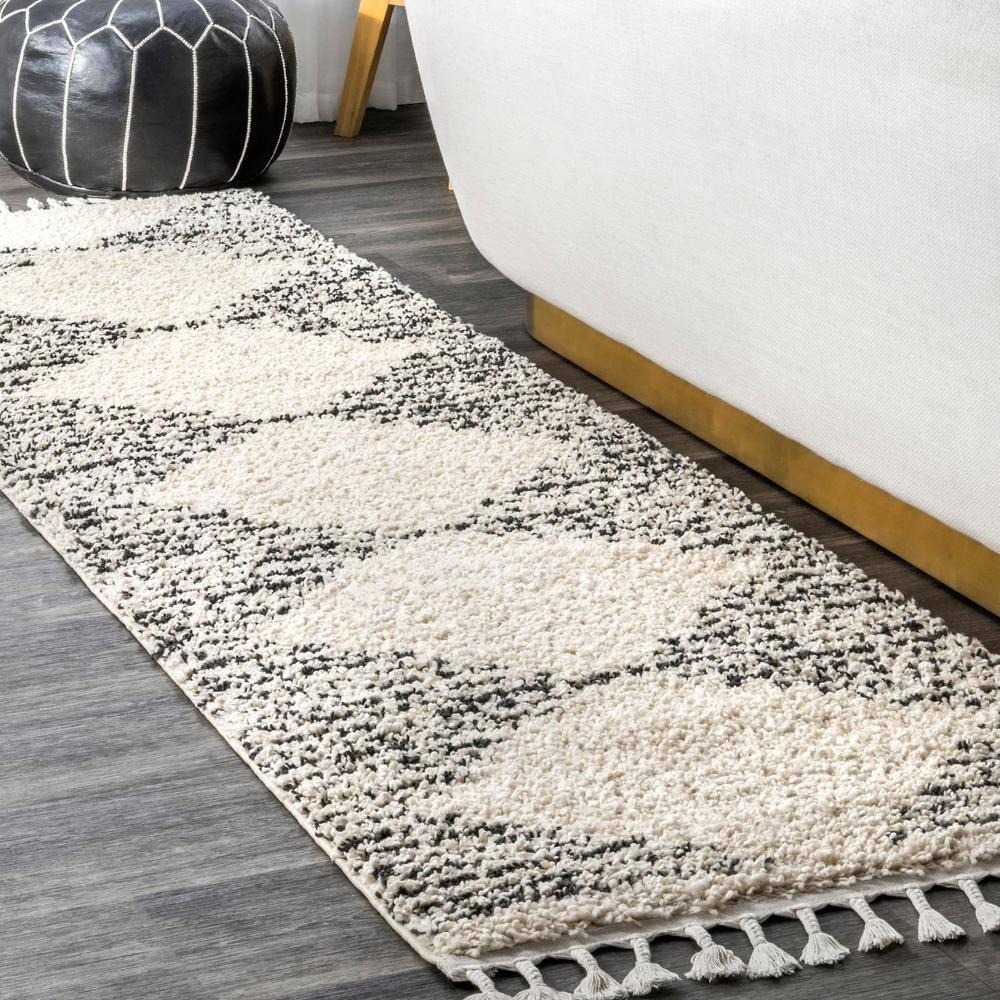 Nuloom Bria Trellis 2x6 Runner Shag Indoor Area Rug for Living Room Bedroom Dining Room Nursery Entryway Hallway, Off White/Charcoal
