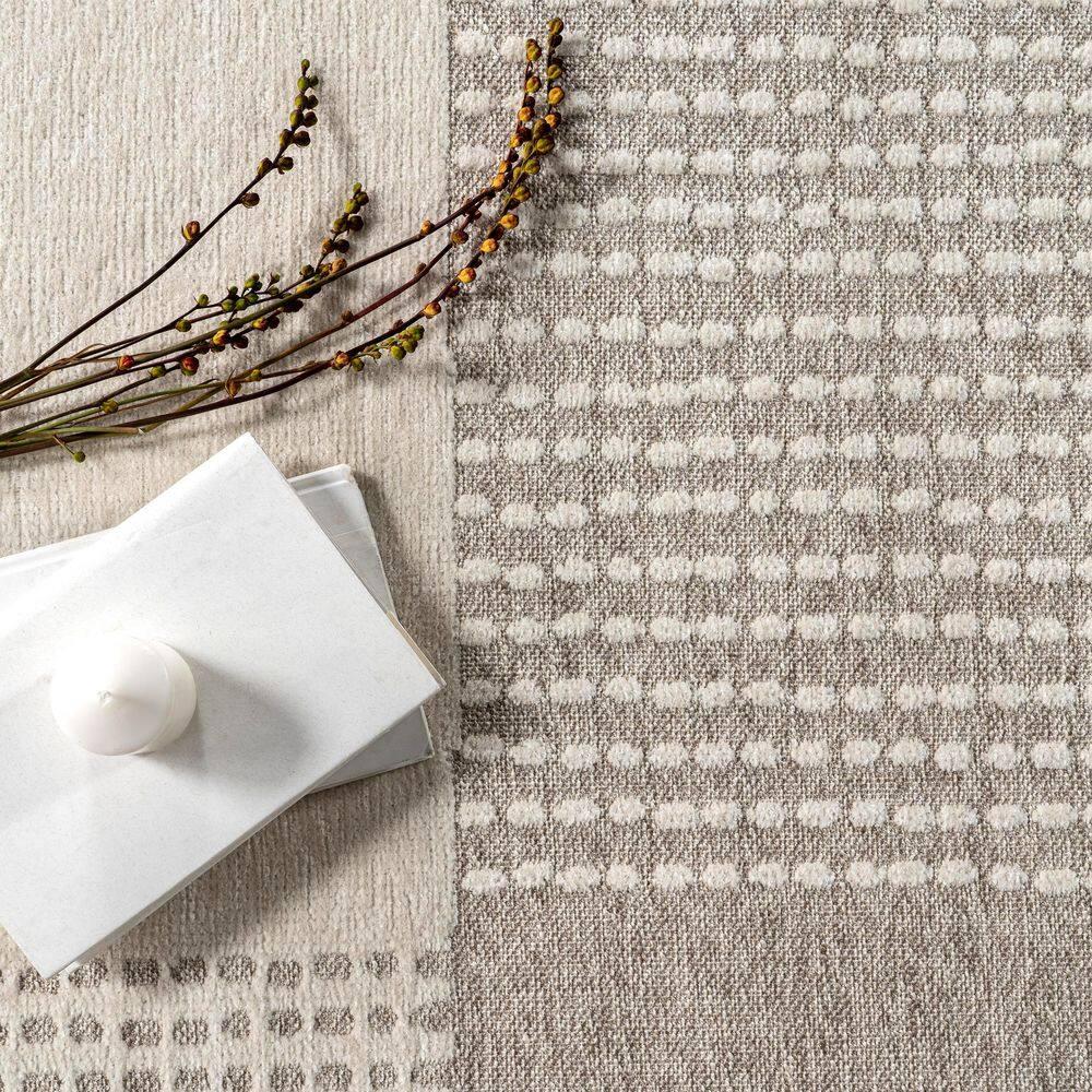 Nuloom Kirby Plaid Pet Friendly Premium Reversible Machine Washable Area Rug, 7' 10" x 10', Cream