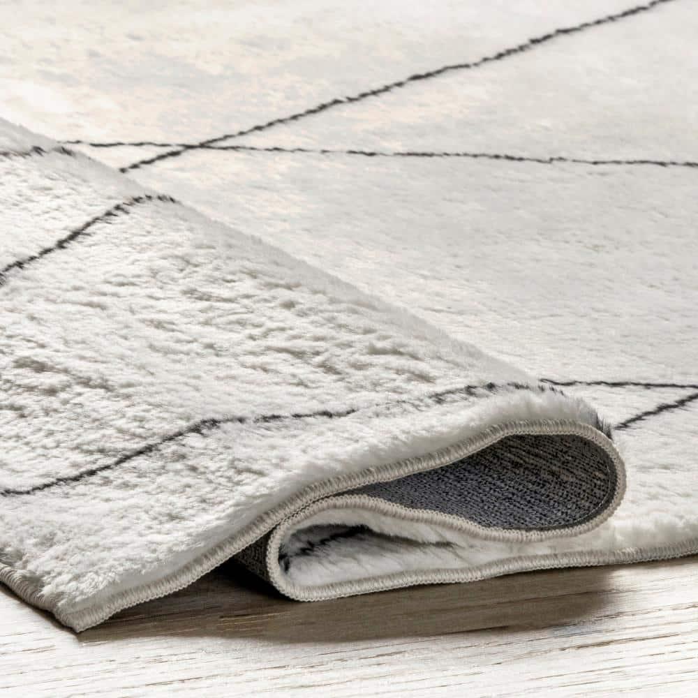 Loon Peak® Addy Trellis Machine Washable Shag Ivory Area Rug