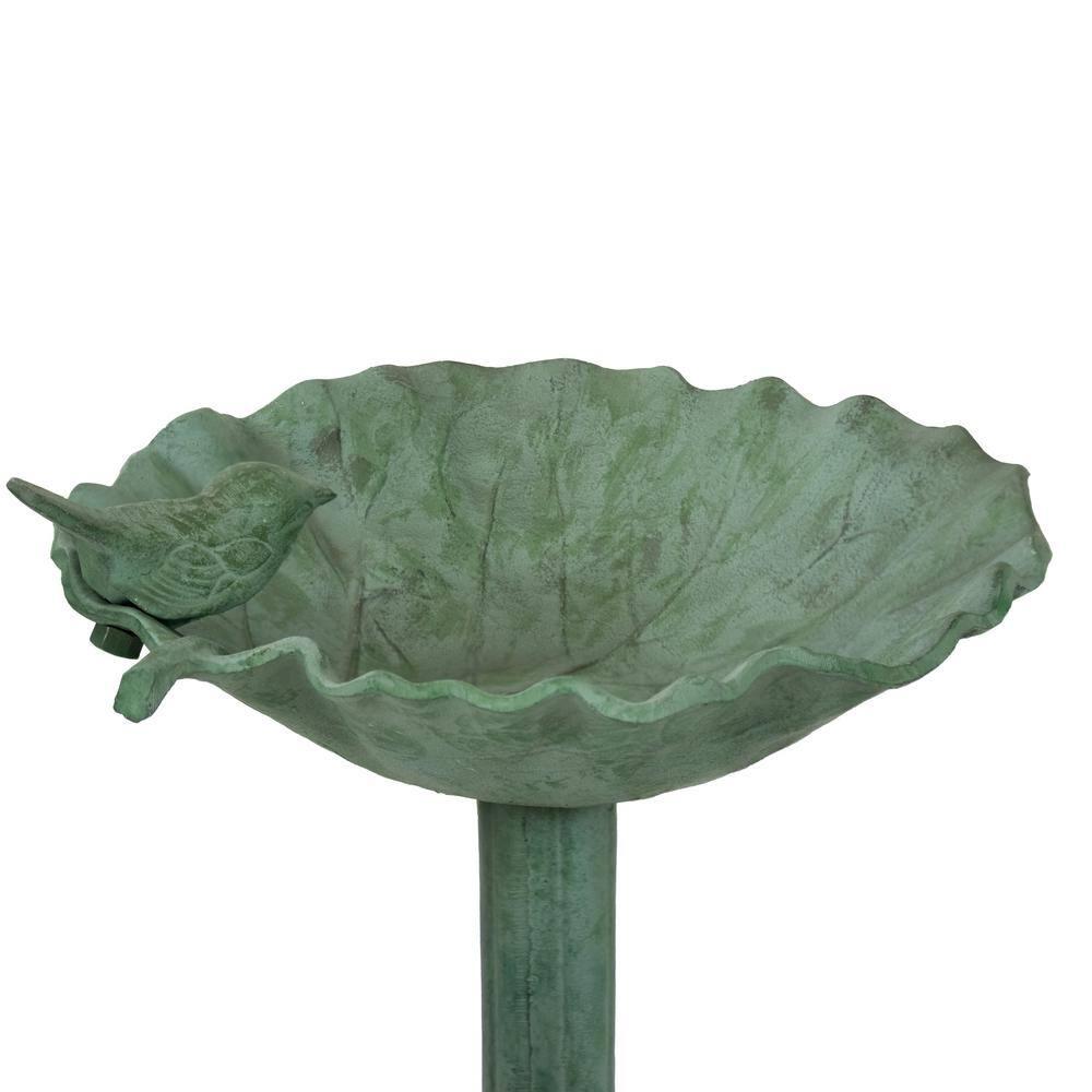 SunnyDaze Decor Autumnal Leaf Freestanding Cast Aluminum Outdoor Bird Bath - Green Patina