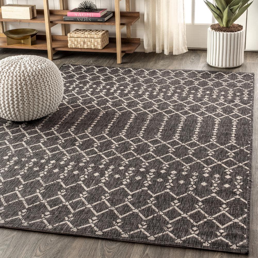 4'x6' Ourika Moroccan Geometric Textured Weave Indoor/Outdoor Area Rug, Black/Gray - JONATHAN Y