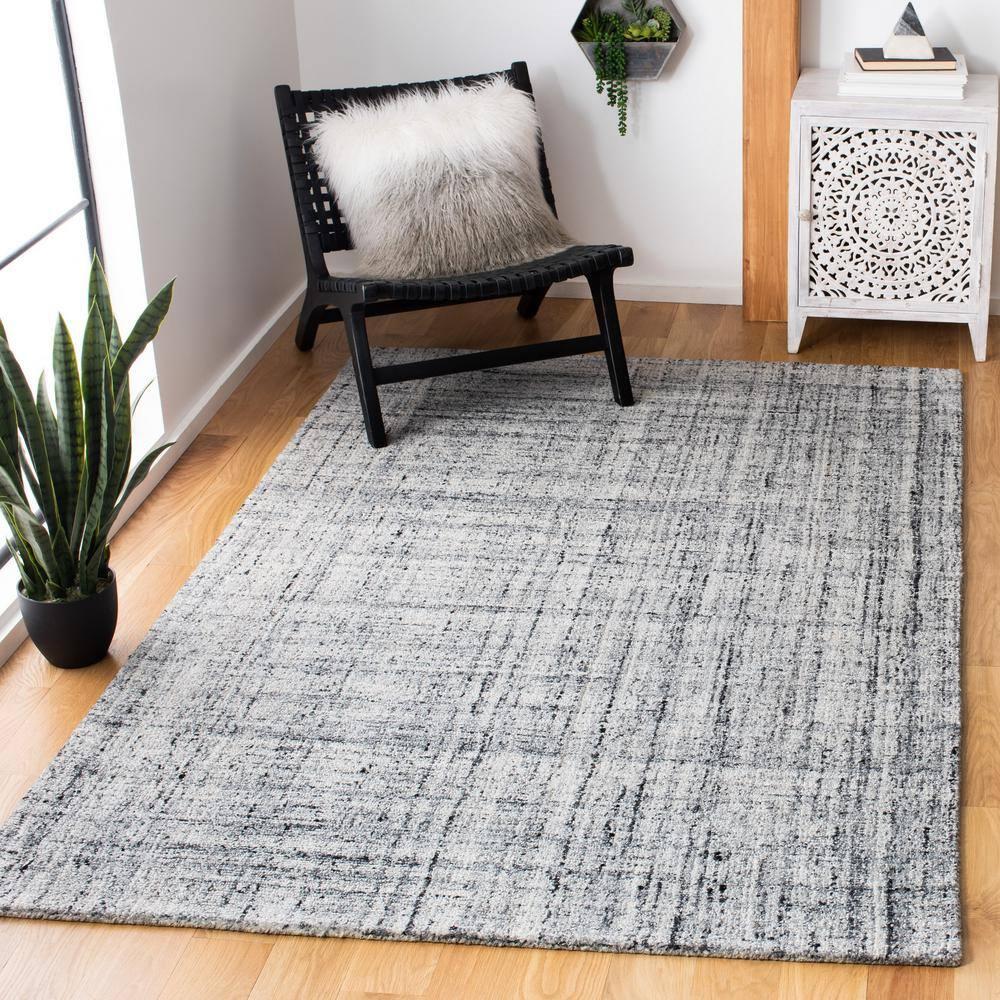 Abstract ABT141 Handmade Indoor Area Rug - Grey/Black - 4'x4' - Safavieh