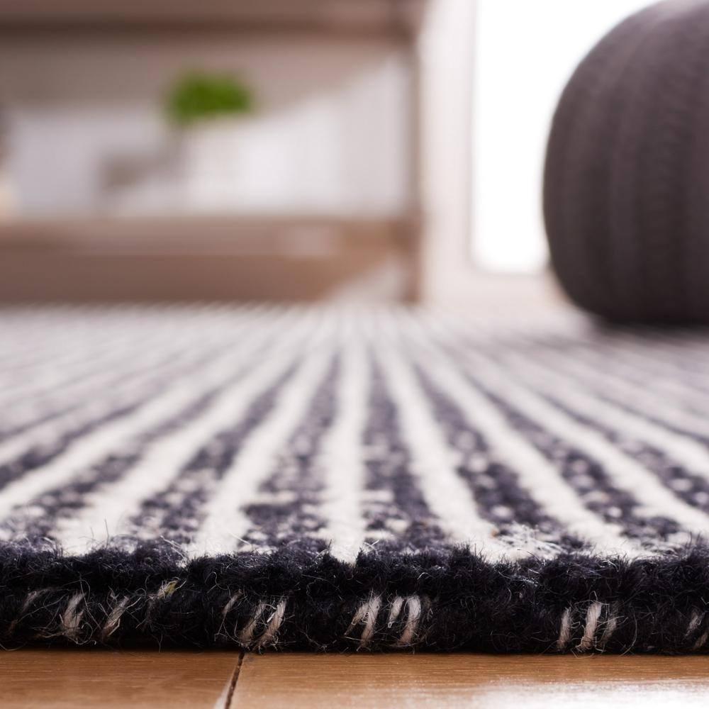 Abstract ABT480 Handmade Indoor Area Rug - Grey/Ivory - 5'x8' - Safavieh