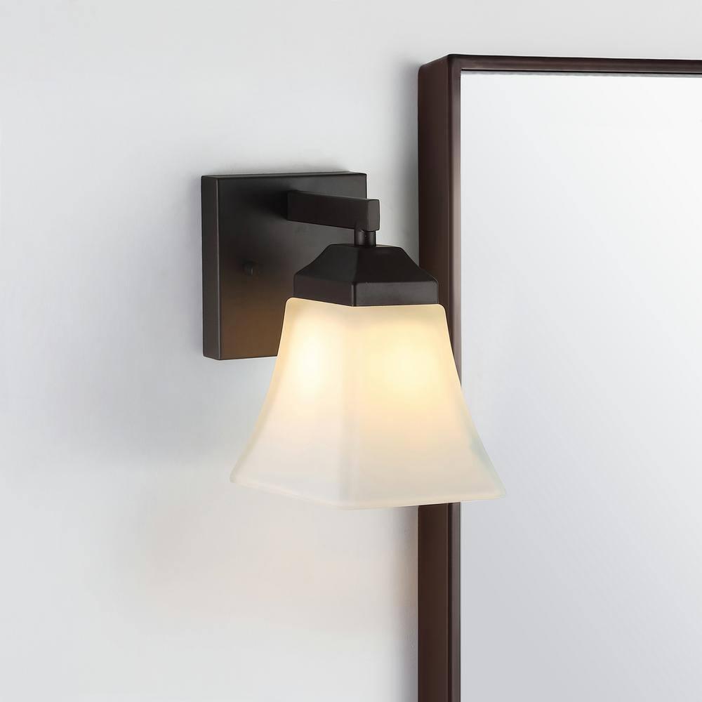 JONATHAN Y Staunton 5" 1-Light Iron/Glass Modern Cottage LED Vanity Light, Oil Rubbed Bronze