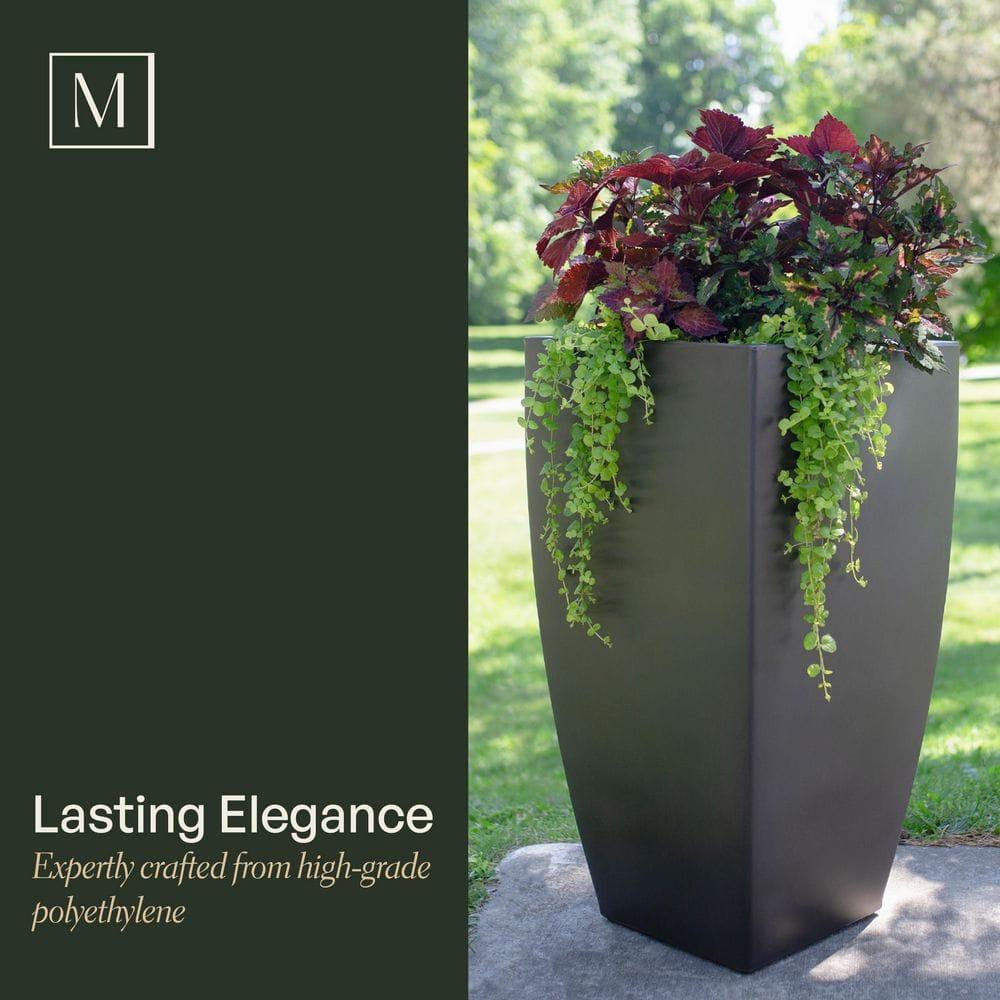 Mayne Inc. Vernamae  Resin Pot Planter With Water Reservoir