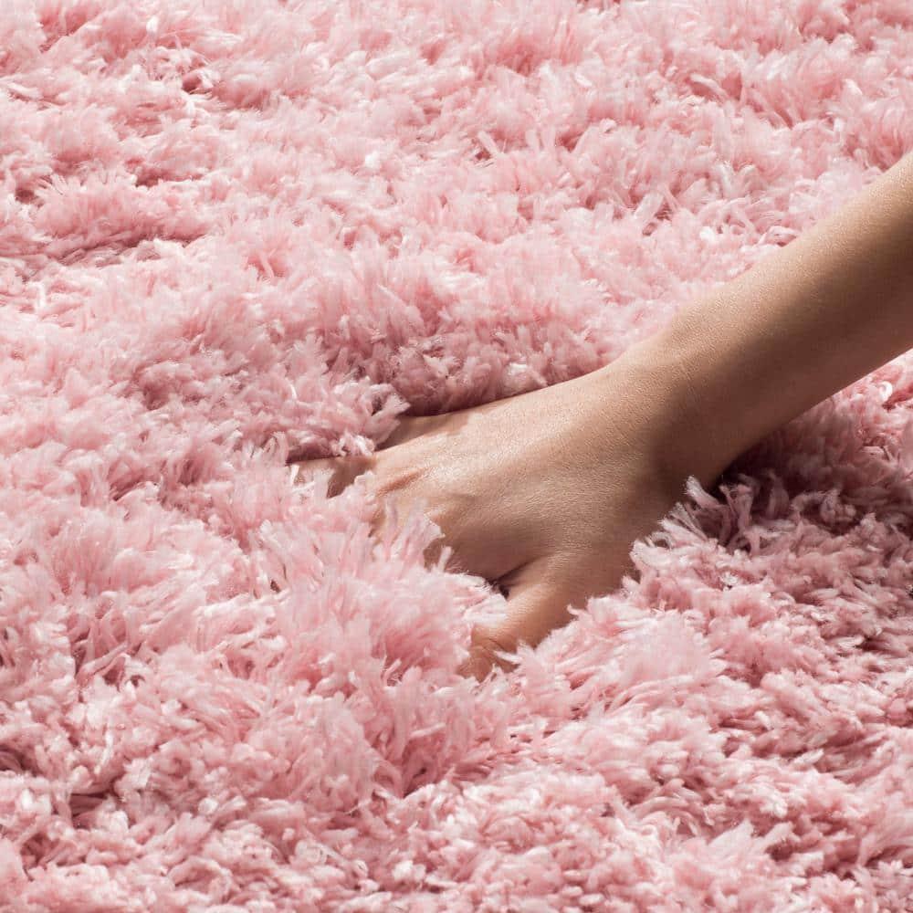 Polar Shag Light Pink 4 ft. x 4 ft. Round Solid Area Rug