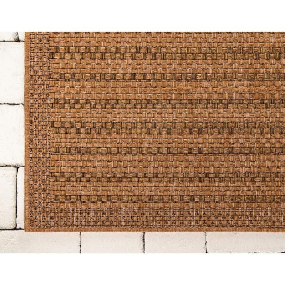 Unique Loom Outdoor Border Collection Area Rug - Checkered (2' 2" x 3' 1" Rectangle Light Brown)
