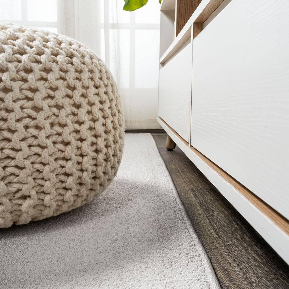 5'x5' Haze Solid Low-Pile, Ivory - JONATHAN Y