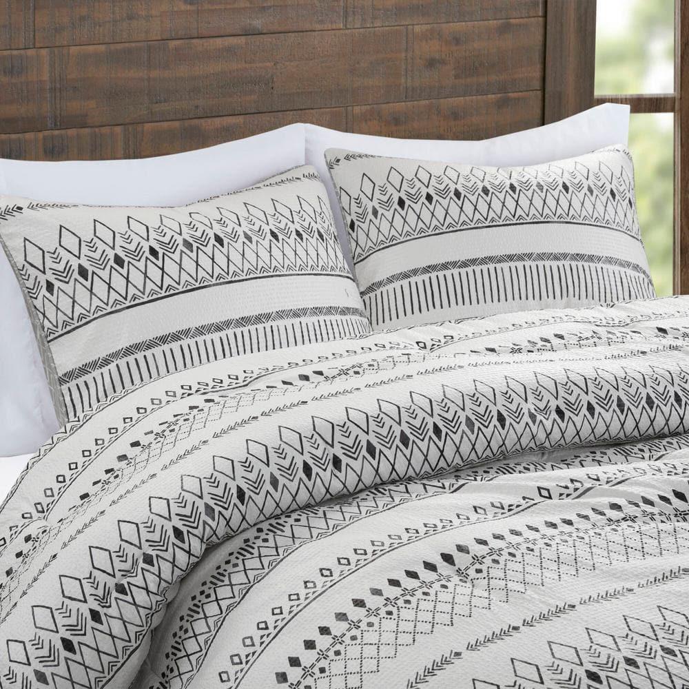 Madison Park Fraser 5 Piece Printed Seersucker Comforter Set with Throw Pillows
