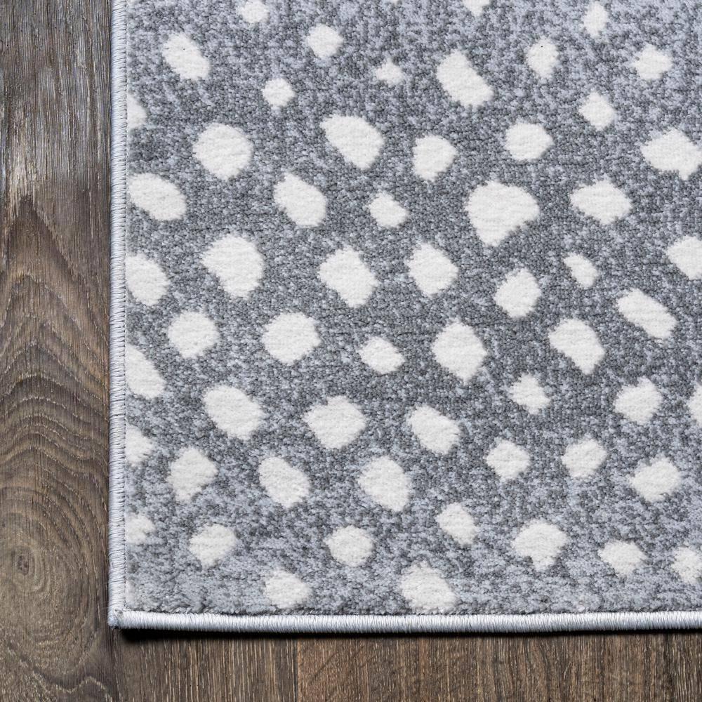 4'x 6' Antelope Modern Animal Area Rug, Light Gray/Cream - JONATHAN Y