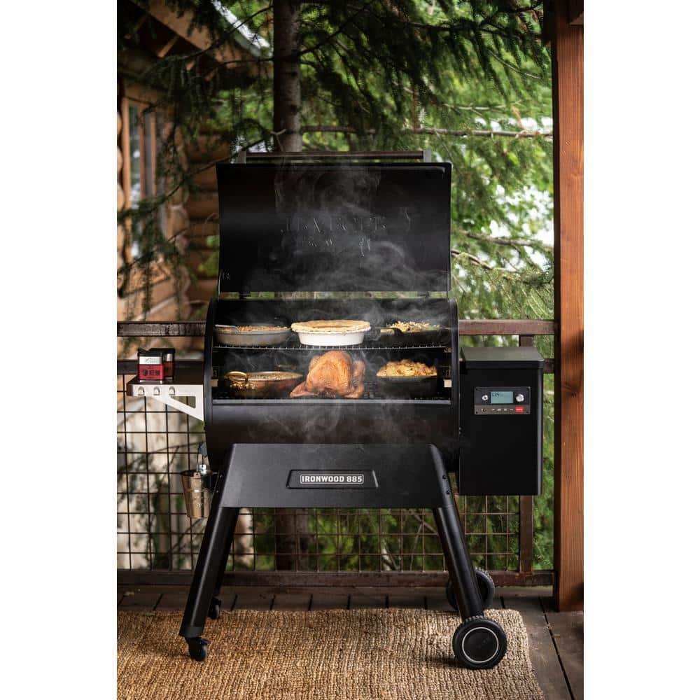 Traeger TFB89BLF Ironwood 885 Black Wood Pellet Grill