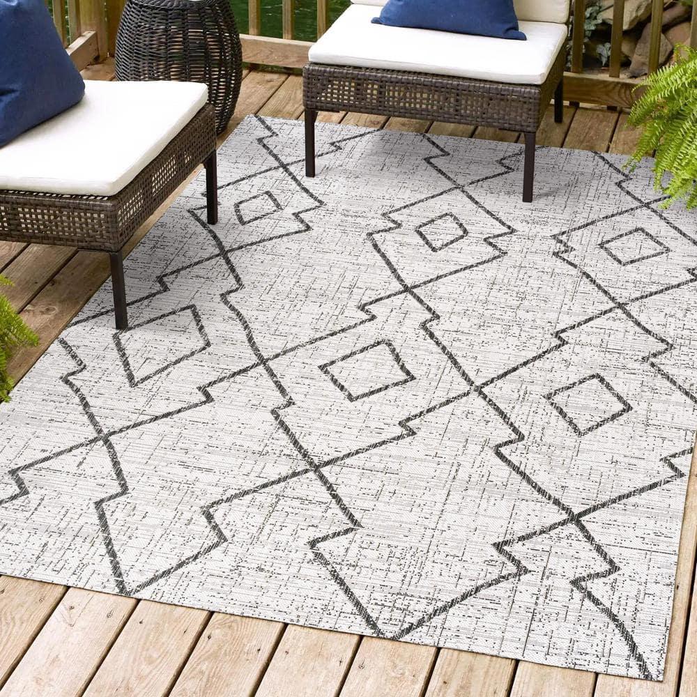 3'x5' Carwa  Diamond Trellis Indoor/Outdoor Area Rug, Ivory/Black - JONATHAN Y