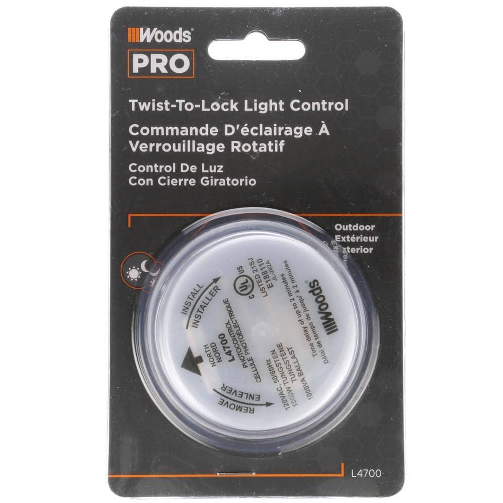 Designers Edge L4700 120V Outdoor Twist-To-Lock Photo-control