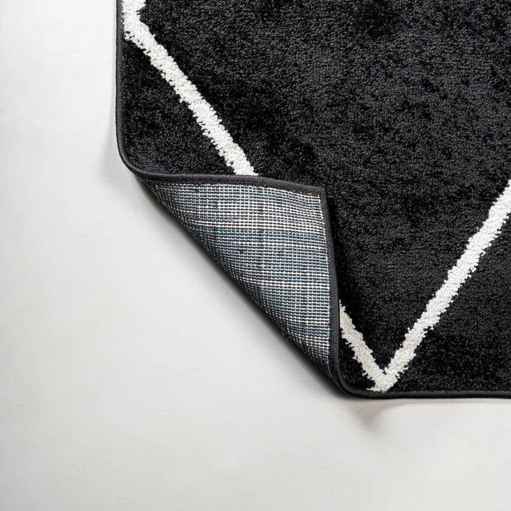 4'x6' Cole Minimalist Diamond Trellis Area Rug, Black/White - JONATHAN Y