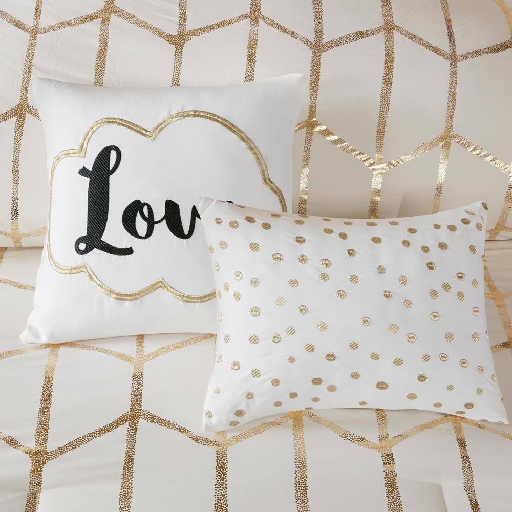 Intelligent Design Raina Metallic Printed Comforter Set