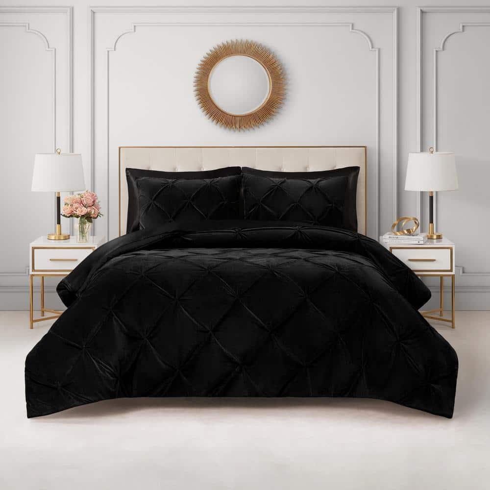 Juicy Couture Juicy Couture Kiss Pleat Plush Micromink Comforter Sets