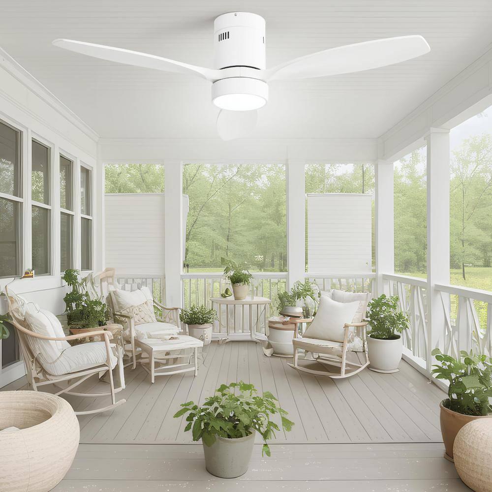 Sofucor 52 inch Wood Low Profile White Ceiling Fans with Lights and Remote, Modern Flush Mount Quiet Ceiling Fan for Bedroom, Reversible DC Moto