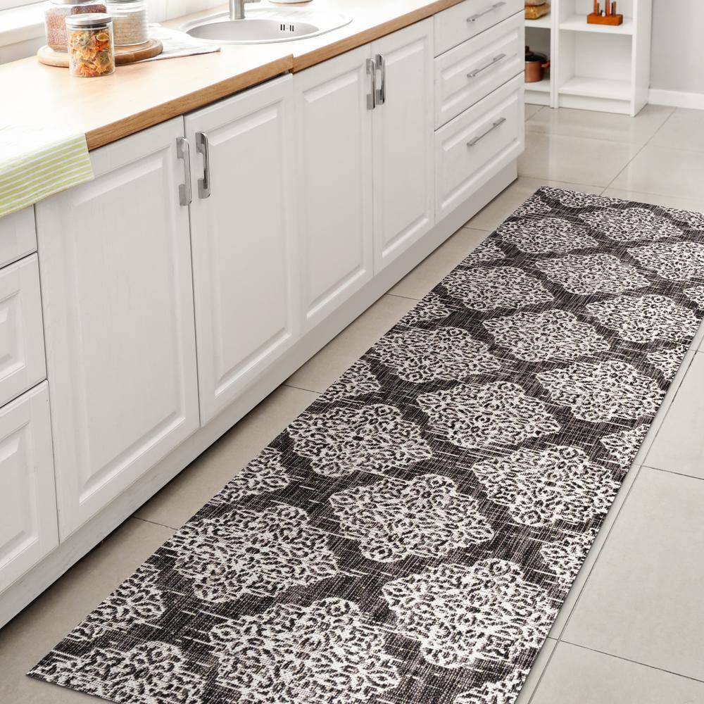 2'x8' Tuscany Ornate Medallions Indoor/Outdoor Runner Rug, Black/Ivory - JONATHAN Y