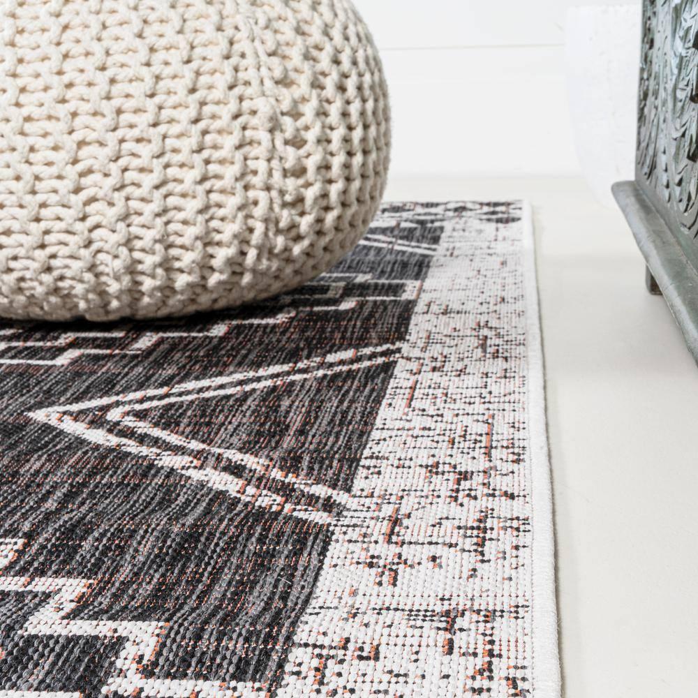 5'x8' Marokko Diamond  Medallion Indoor/Outdoor Area Rug, Black/Ivory - JONATHAN Y