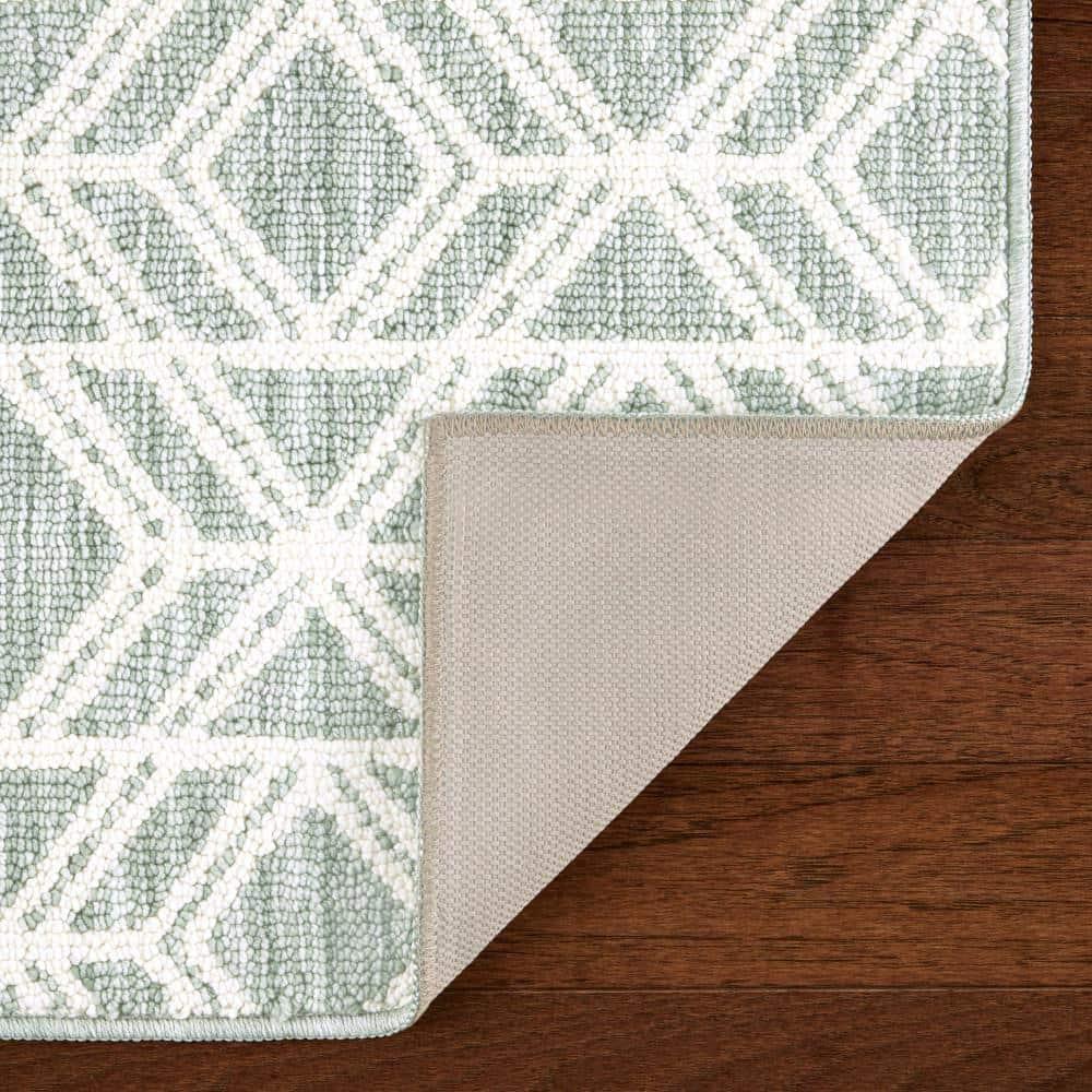 Town & Country Living TOWN & COUNTRY EVERYDAY Walker Modern Diamond Everwash Non-Slip Backing Kitchen Mat